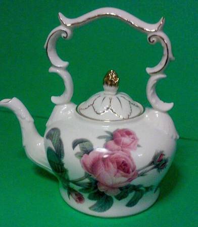 Romantic Rose Teapot & Lid