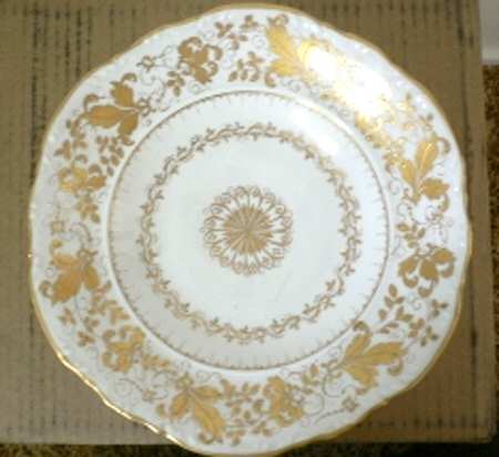 BER537 9" Diameter Pedestal Cake Stand