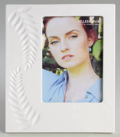 Living Frame-Holds 5" X 7"