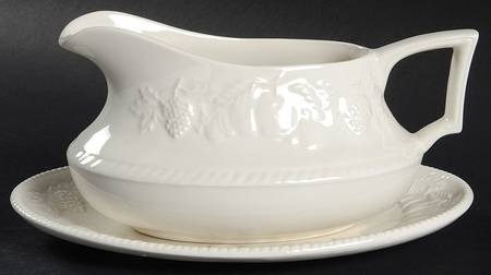 Lincoln Gravy Boat & Underplate