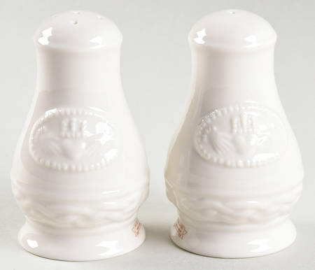 Claddagh Collection Salt & Pepper Set