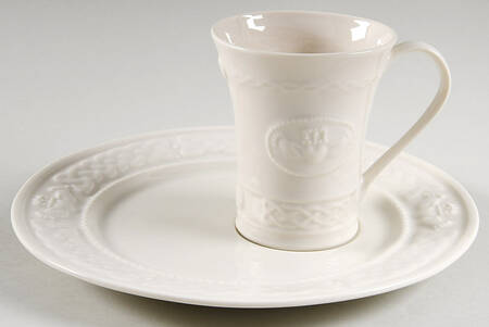 Claddagh Collection Snack Tray & Mug Set