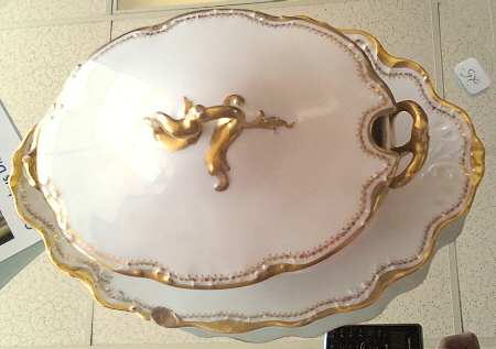 BWD634 Gravy Boat w/Attached Underplate & Lid