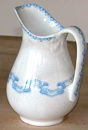 Ribbon Creamer