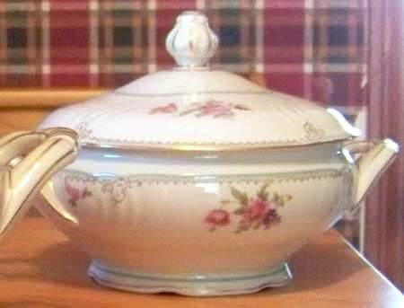BAV374 Round Covered Vegetable