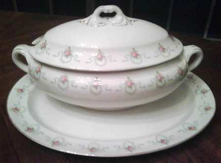 7582 Oval Tureen & Lid
