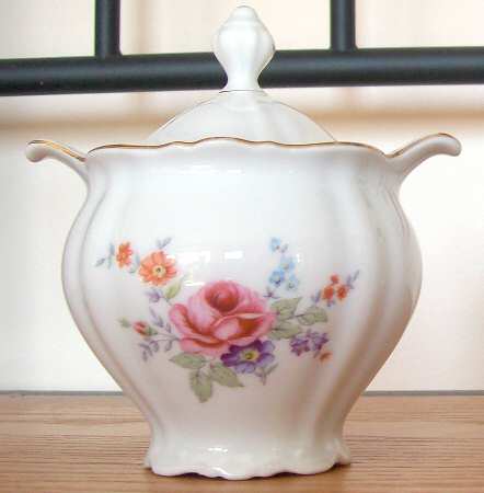 BTH227 Sugar Bowl & Lid