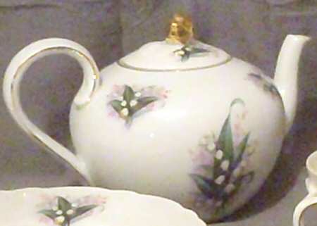 BAV387 Teapot & Lid