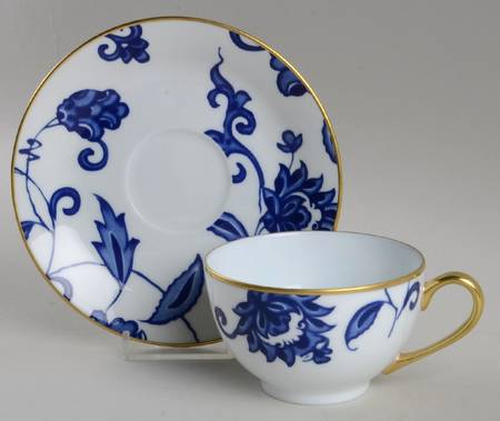 Prince Bleu Footed Cup & Saucer Set