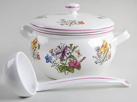 BNA13 Tureen & Lid w/Ladle