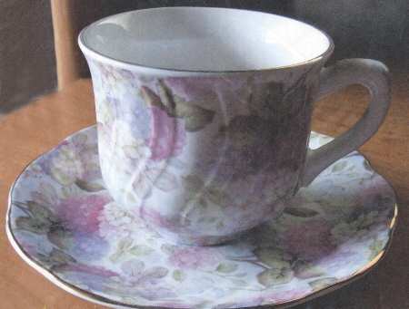 BAU72 Footed Cup & Saucer Set