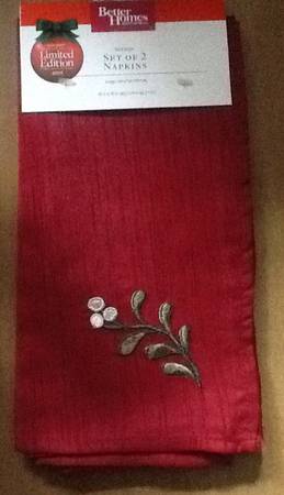 Mistletoe Cloth Napkins - Set of 2