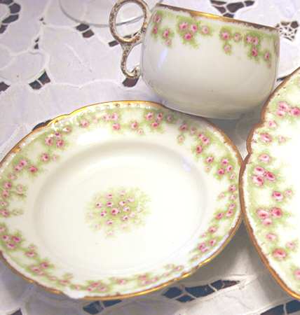 BWD684 Flat Cup & Saucer Set