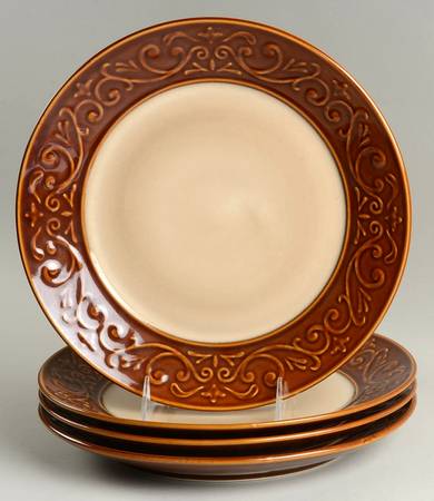 Embossed Scroll Dinner Plate - Set of 4