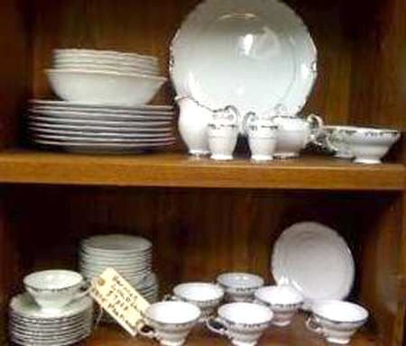 BAR85 Footed Cup & Saucer Set