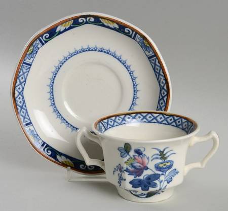 BOO62 Flat Bouillon Cup & Saucer