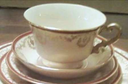 BWO10 Footed Cup & Saucer Set