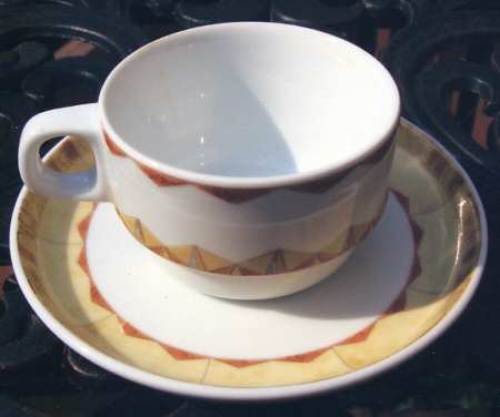 BAW39 Flat Cup & Saucer Set
