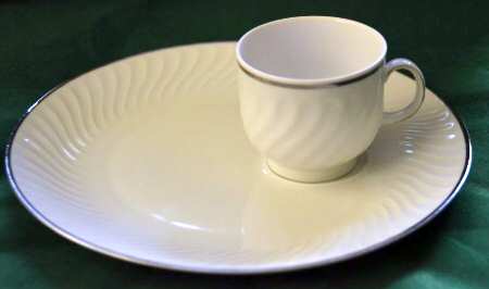 BTH259 Snack Plate & Cup Set