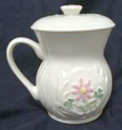 Spring Daisy by Belleek Pottery (Ireland)
