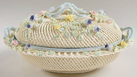 Basketware 12" Oval Covered Basket