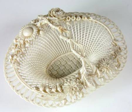 Basketware Large Mother of Pearl Henshall/Twig Basket