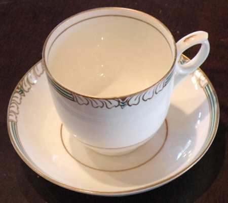 8011 Flat Cup & Saucer Set