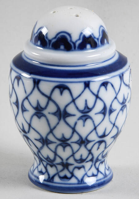Asian Garden Pepper Shaker