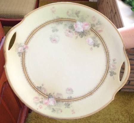 BAV481 Handled Cake Plate