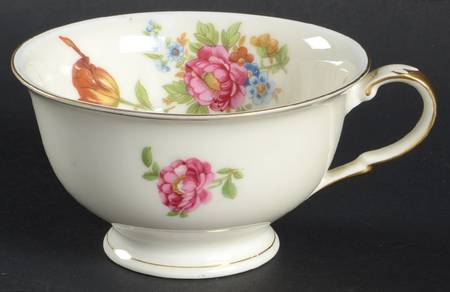 BLK172 Footed Cup