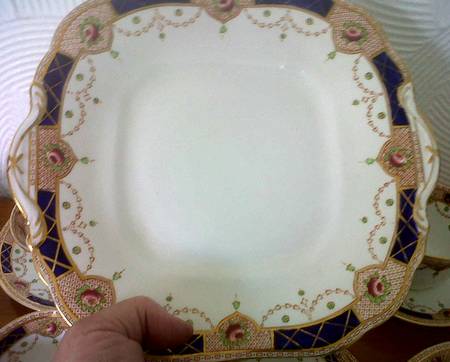 Sultan Square Handled Cake Plate