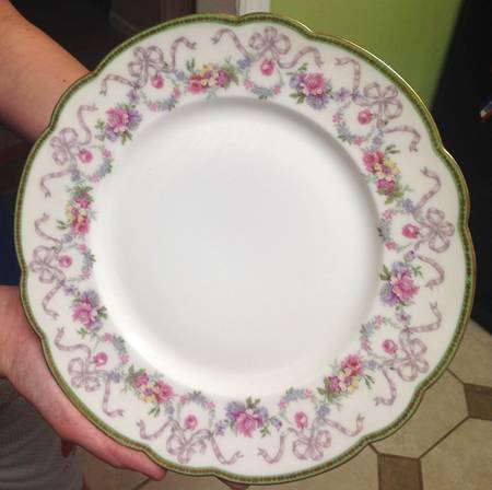 BER659 Dinner Plate
