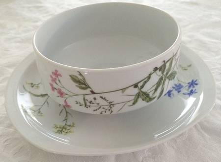 Alcee Gravy Boat with Attached Underplate