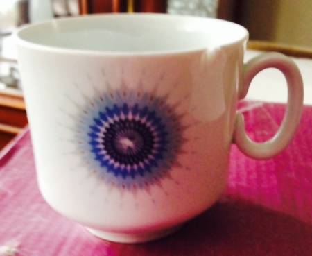 BYY9 Footed Cup