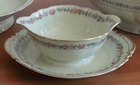 Orleans Gravy Boat with Attached Underplate