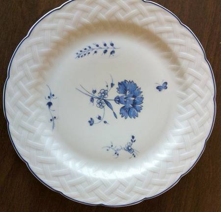 A L'Oeillet Dinner Plate
