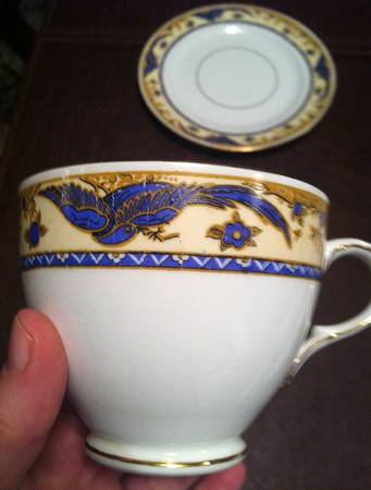 B5I1 Footed Cup
