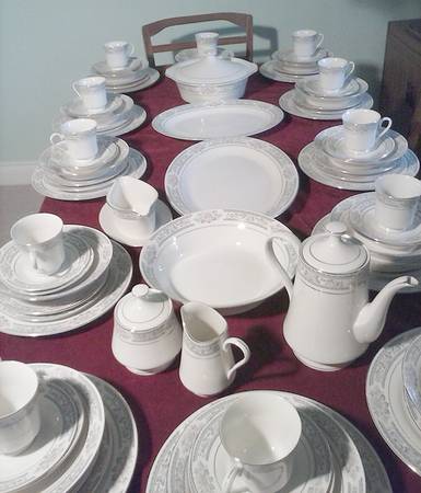 BUD6 Dinner Plate