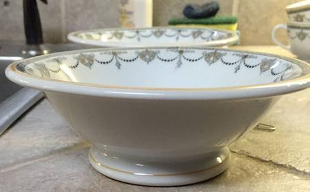 BAW45 8" Round Vegetable Bowl