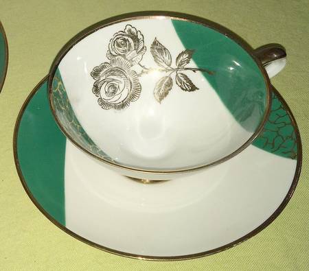 BTH284 Footed Cup & Saucer Set