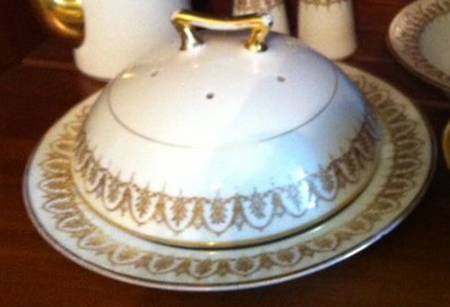 BWD832 Muffin Dish & Lid