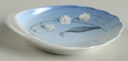 57 Shell Shaped Dish