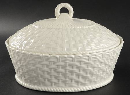 Everyday 2 Quart Oval Covered Casserole