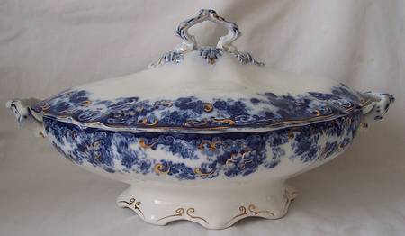 Dove (Blue, Scalloped) by Bishop &amp; Stonier