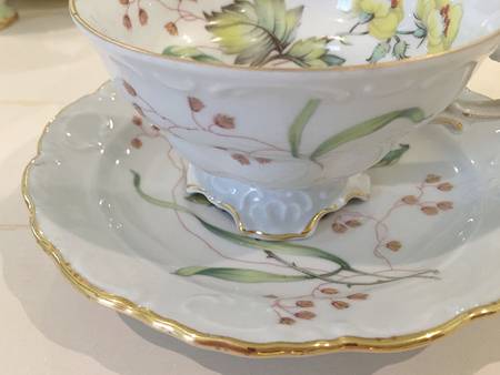 BAV541 Footed Cup