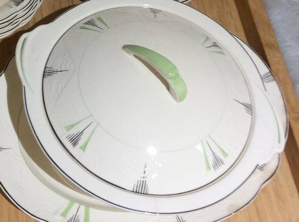 5305 Round Covered Vegetable