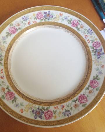 BER695 Dinner Plate