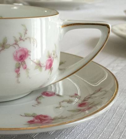 BAV545 Flat Cup & Saucer Set