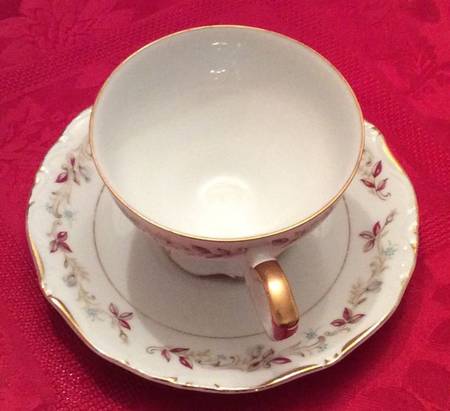 Westbury Footed Cup & Saucer Set