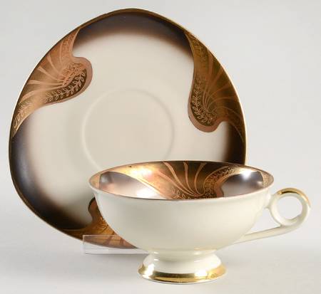 BAV547 Footed Cup & Saucer Set